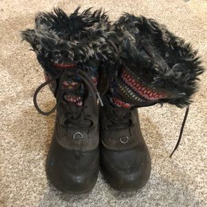 The North Face girls winter boots
